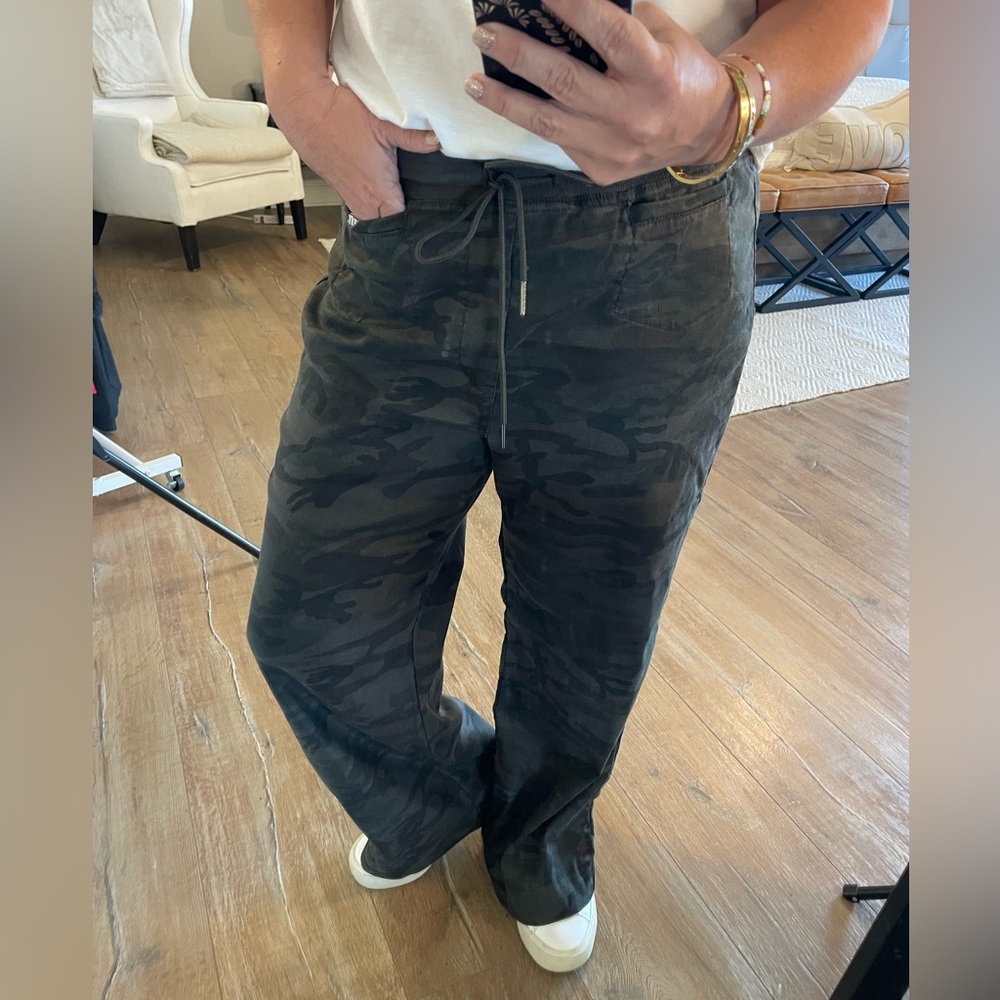 Level 99 | Wide legged Camo Drawstring Waist Pants | Size L